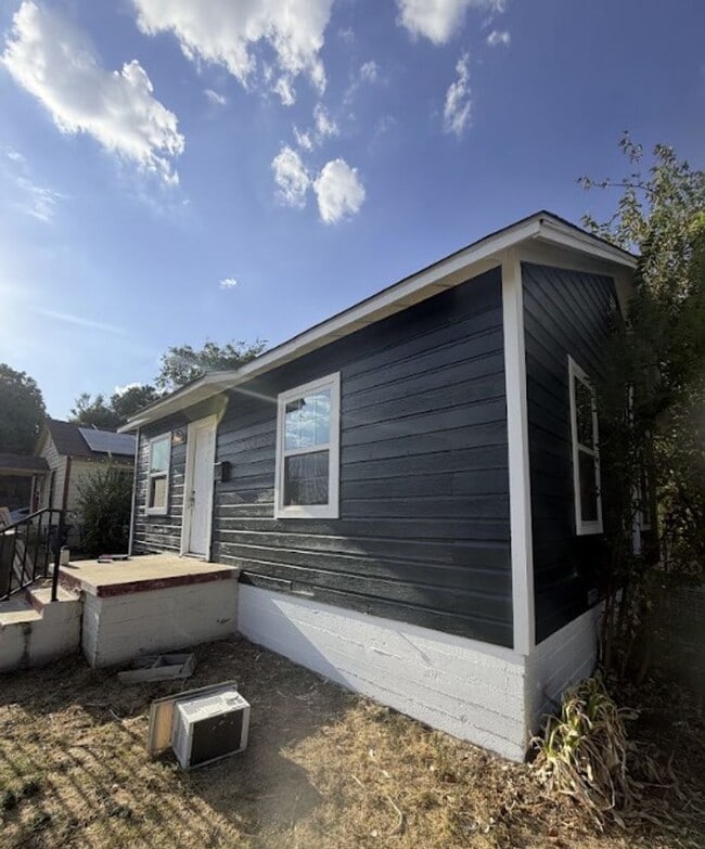 Building Photo - 5408 Como Dr