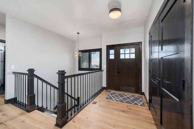 Building Photo - Luxurious 2-Bedroom Home in Sioux Falls