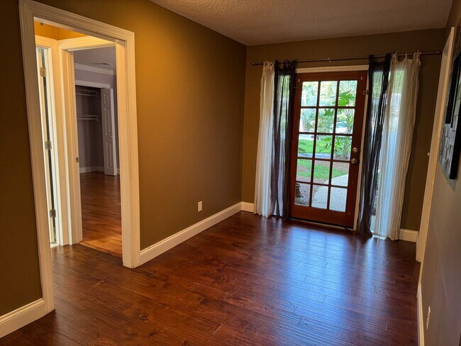 Foto del edificio - Classic Three Bedroom Home in Hilton Head ...