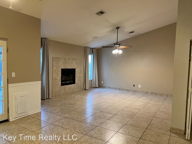Building Photo - 3 br, 2 bath House - 2545 Corona Redonda