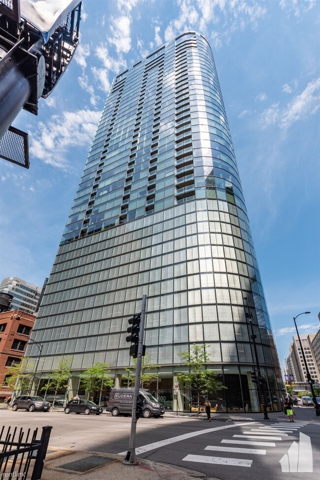 Building Photo - 1 br, 1 bath Condo - 600 N Fairbanks Ct