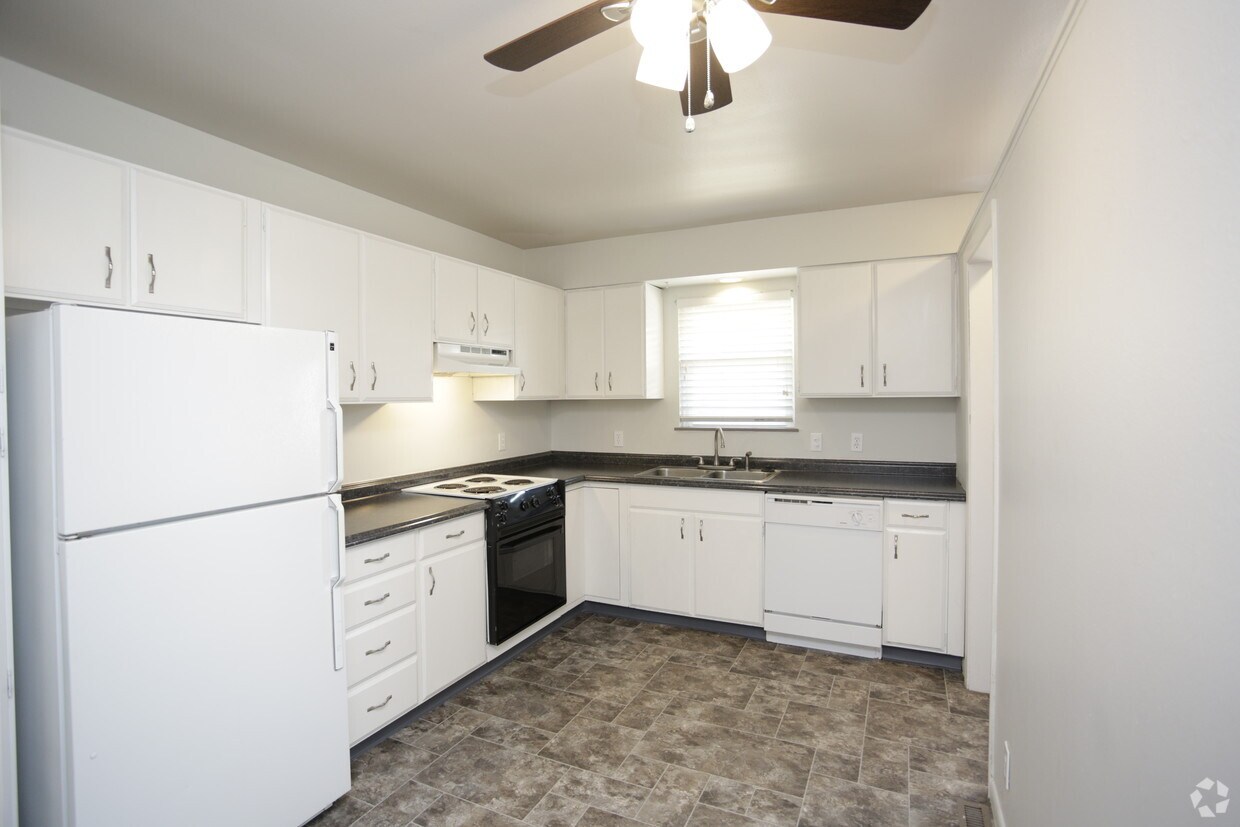 Westborough Arms Apartments and Townhomes Apartments 9301 W Central Ave Wichita, KS