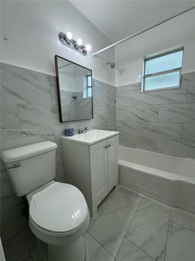 Foto del edificio - 1400 NW 95th St
