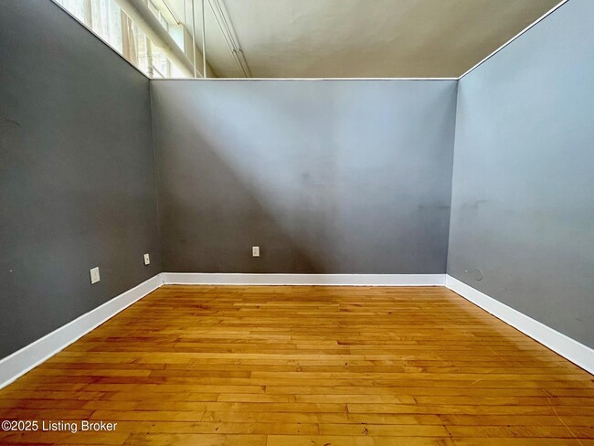 Building Photo - 1516 Hepburn Ave