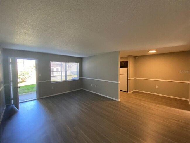 Building Photo - 955 Knox McRae Dr