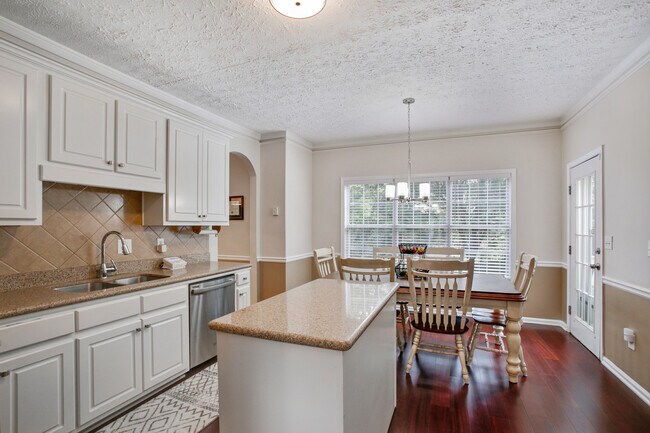 Building Photo - 3840 Cherry Ridge Walk