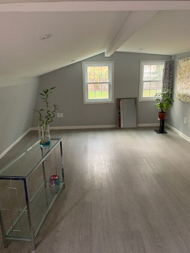 Foto principal - Charming 1 Bedroom, 1 Bath Owner-Occupied ...