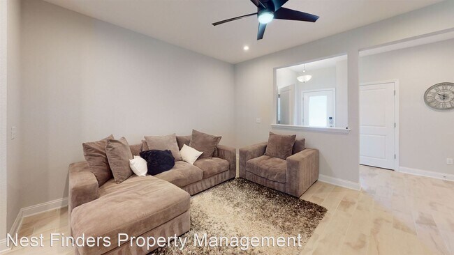 Building Photo - 3 br, 2.5 bath House - 12079 Calvesta St