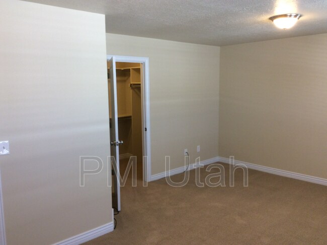 Foto del edificio - 3078 Islington Ln