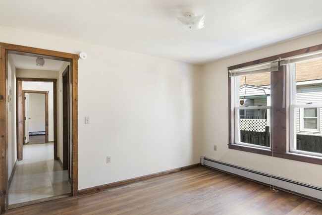 Building Photo - 6 Merrit Pl