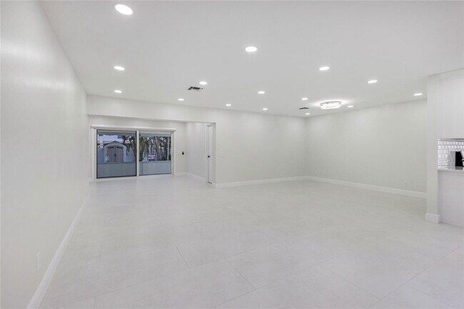 Foto del edificio - 4820 Tyler St