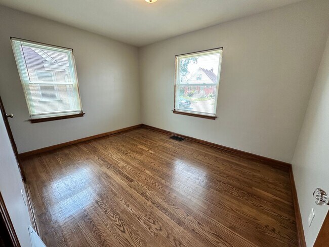 Building Photo - Updated Hammond 3 bedroom brick ranch Cent...