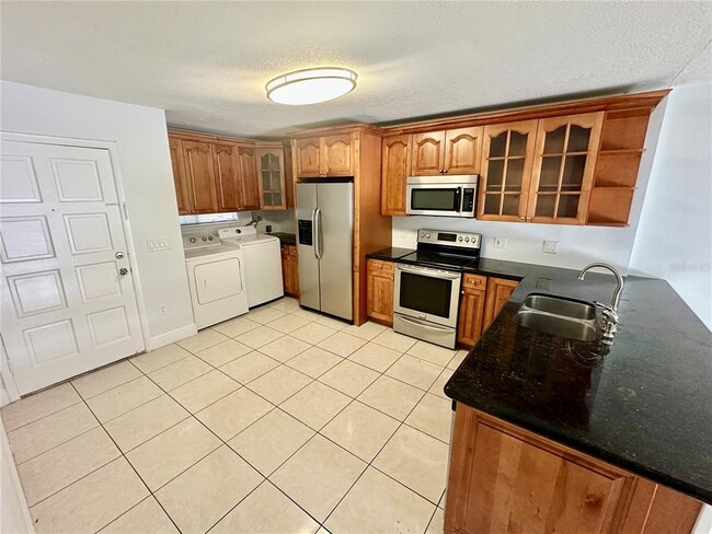 Building Photo - 6344 Newtown Cir