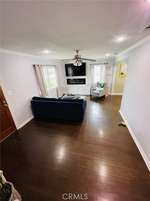 Foto del edificio - 6113 Premiere Ave