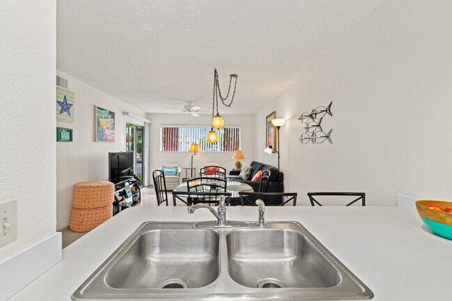 Foto del edificio - 221 Ocean Park Ln