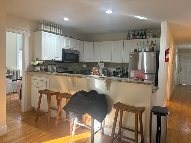 Building Photo - 60 Egmont St