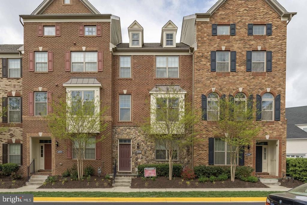 Foto principal - 22569 Norwalk Square