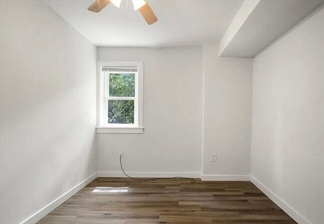 Building Photo - 731 Cameron St