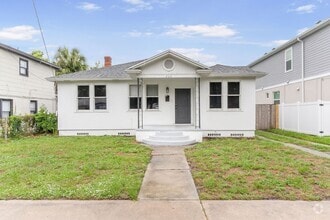 Building Photo - 206 N Albany Ave