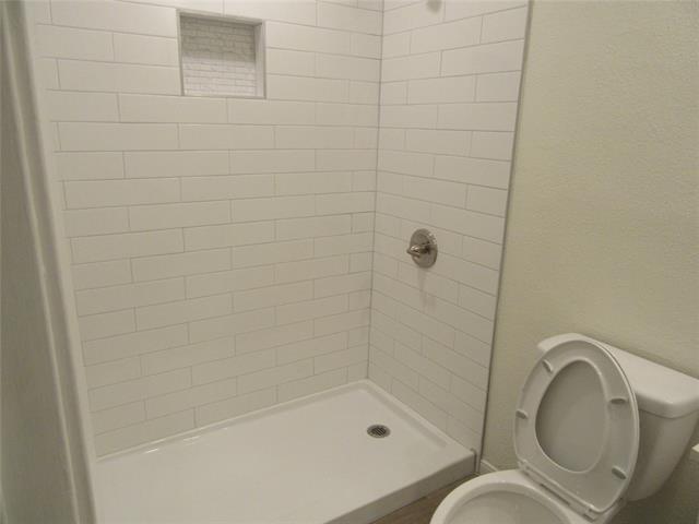 Foto del edificio - 2622 Branch Oaks Dr