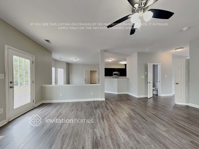 Foto del edificio - 7021 Tanners Creek Dr