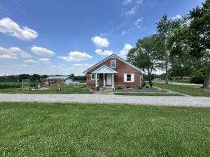 Building Photo - 3 Bedroom Country Home!