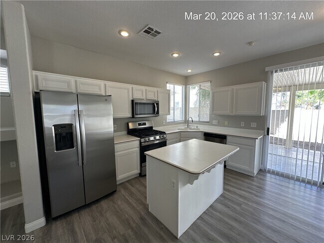 Foto del edificio - 9712 Floweret Ave