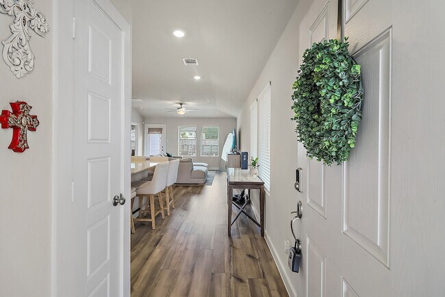 Building Photo - 2815 Windy Homestead Dr