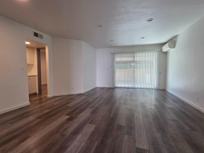 Foto del edificio - 2201 Monroe St