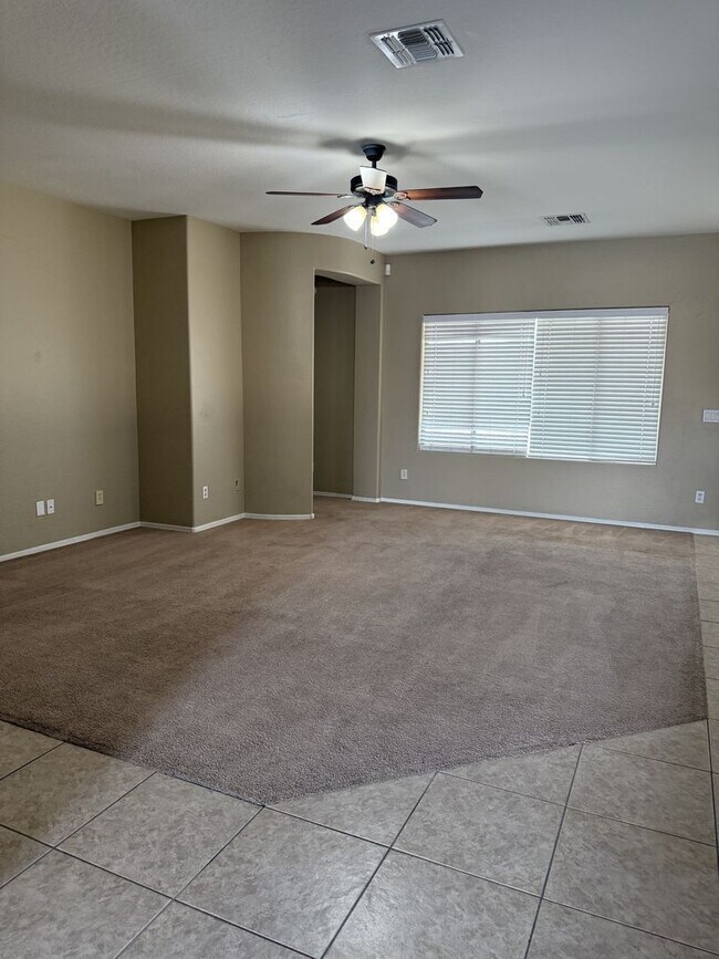 Foto del edificio - 3 bedroom on oversized lot at Indian Schoo...