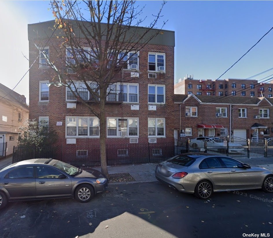 Primary Photo - 88-22 172nd St