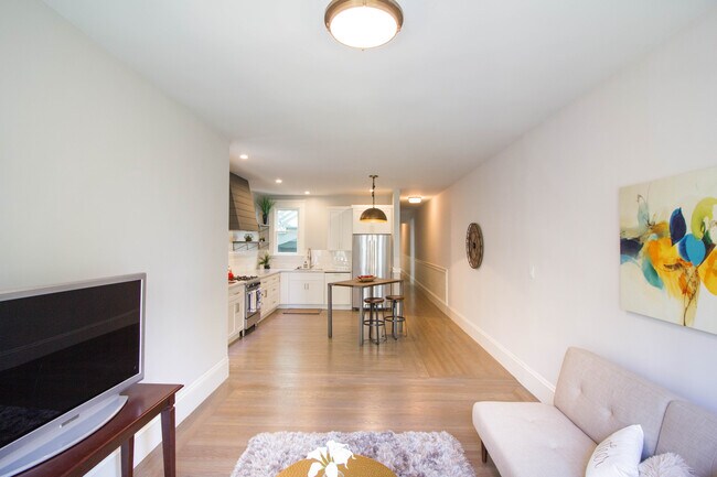Building Photo - 589 Dolores