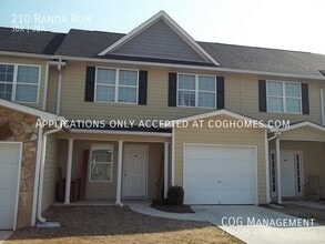 Building Photo - 210 Randa Run