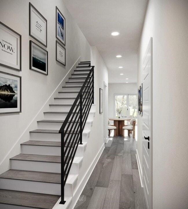 Building Photo - 4618 Davenport St