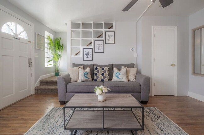 Foto del edificio - 617 Swann Dr