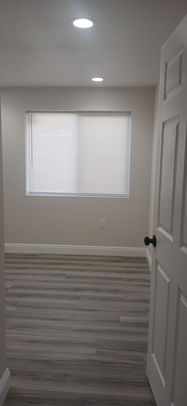 Foto del edificio - 1116 E 25th St