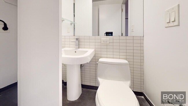 Foto del edificio - 222 E 39th St