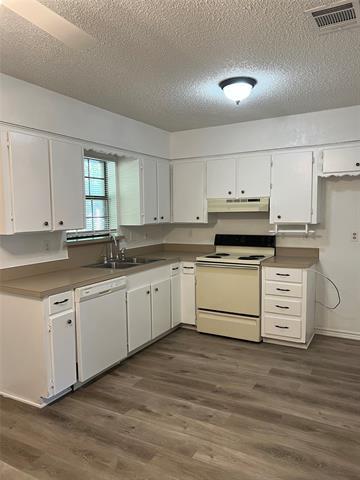 Building Photo - 201 Melody Cir