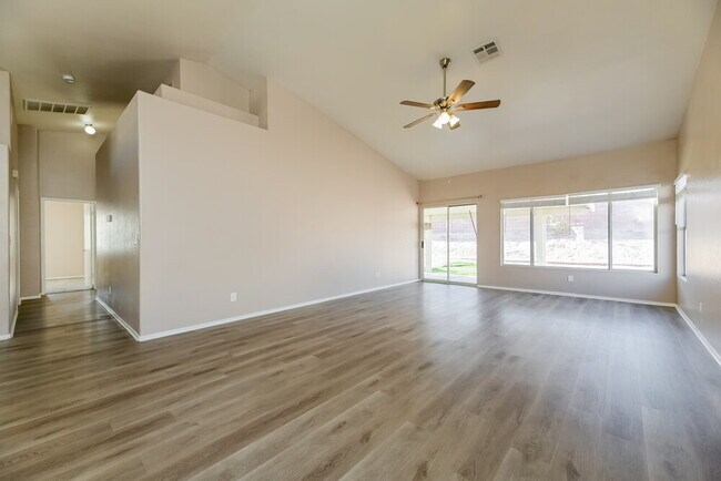 Foto del edificio - 3829 Fall Oaks Ct