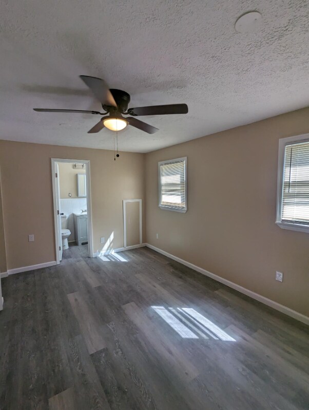 Building Photo - 112 Colonial Ct