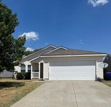 Building Photo - 421 Poppy Ln