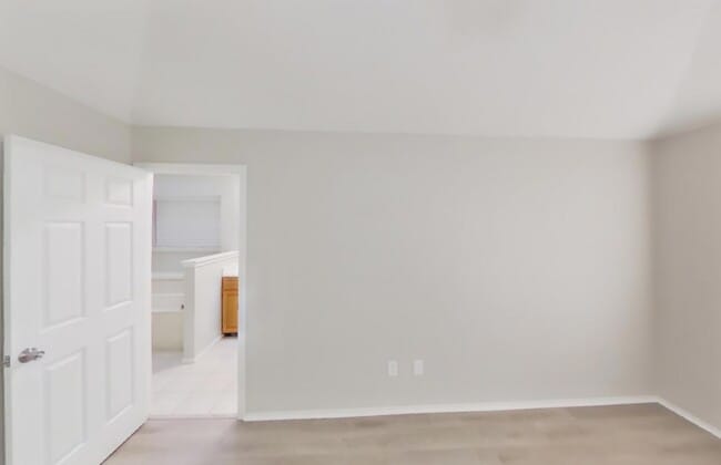 Foto del edificio - MOVE IN READY