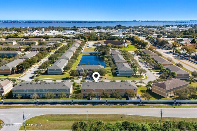 Foto del edificio - 2545 Revolution St