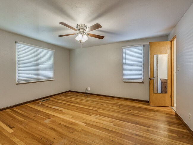 Foto del edificio - Super cute 3 bedroom bungalow