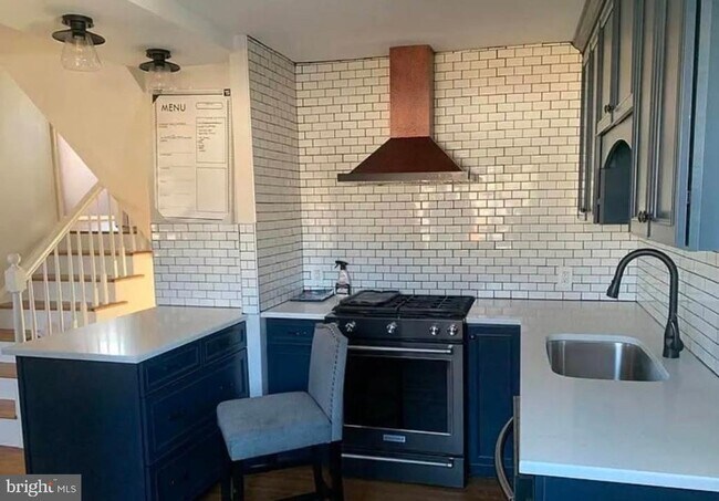 Building Photo - 93 Elton Ave