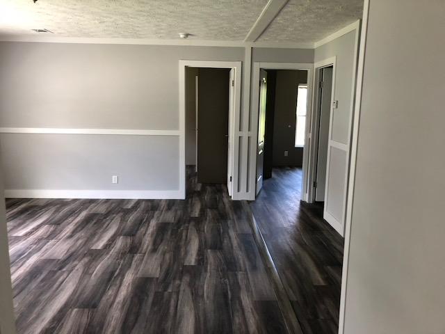 Building Photo - Great $299 move in Special!!