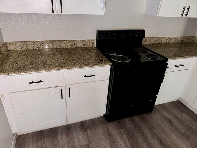 Foto del edificio - 5405 Suez St