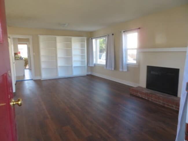 Building Photo - 2 BD / 1 BTH Hidden Gem in Santa Maria