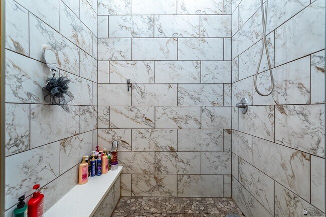 Foto del edificio - 2070 Araby Rd