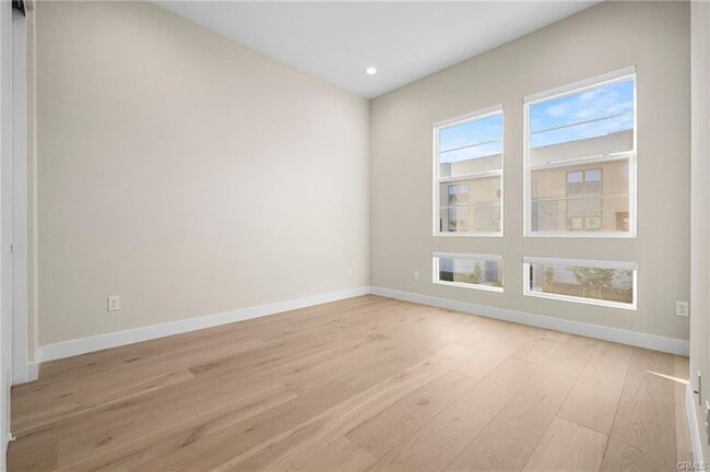 Foto del edificio - 1155 Poppy Ct